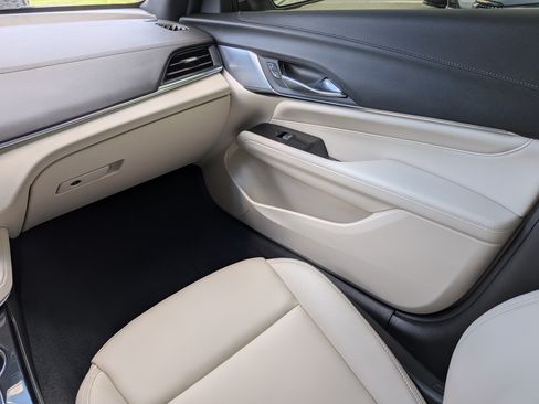Certified 2026 Cadillac CT4 Luxury w/ Sun And Sound Package RWD image 15