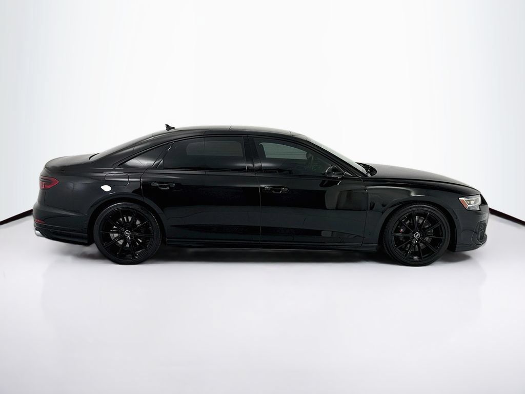 Used 2024 Audi S8 AWD/4WD image 4