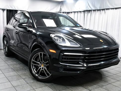 Used 2021 Porsche Cayenne image 3