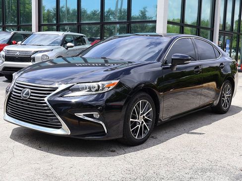Used 2017 Lexus ES 350 w/ Luxury Package FWD image 11