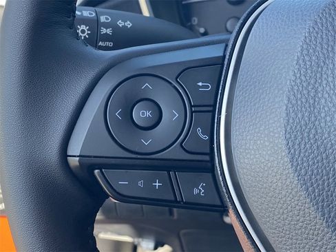 Certified 2025 Toyota Corolla SE image 25