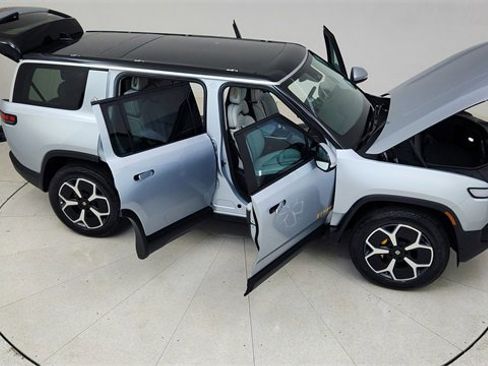 Used 2023 Rivian R1S Adventure image 86