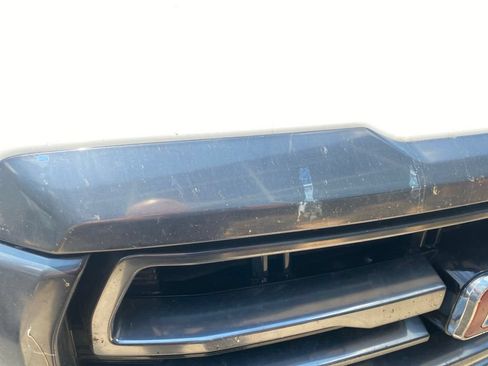 Used 2023 GMC Yukon AT4 w/ Technology Package AWD/4WD image 5