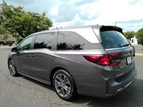 Used 2025 Honda Odyssey Touring image 5