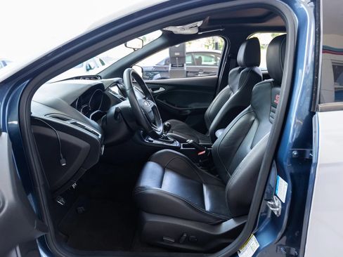 Used 2018 Ford Focus ST w/ Equipment Group 402A FWD image 17