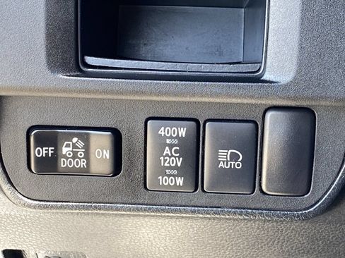 Used 2019 Toyota Tacoma TRD Off-Road AWD/4WD image 29