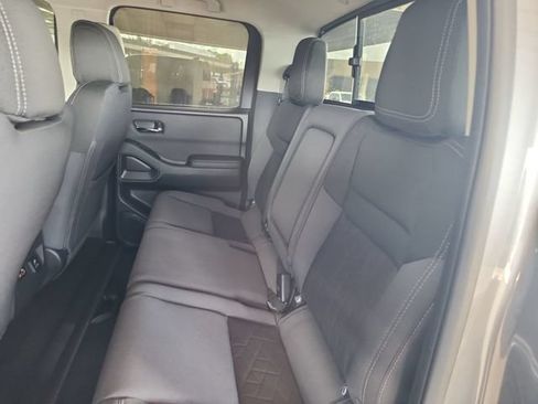 Used 2025 Nissan Frontier SV w/ SV Convenience Package RWD image 20