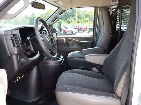 Used 2021 Chevrolet Express 2500 w/ Driver Convenience Package RWD image 18