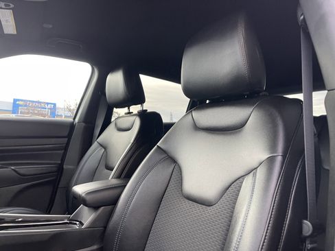 New 2026 Jeep Compass Latitude image 17