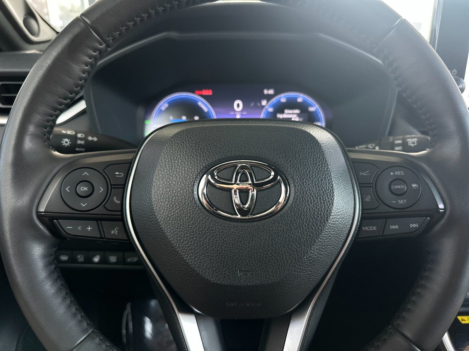 Used 2025 Toyota RAV4 XSE w/ Advanced Technology Package AWD/4WD image 22