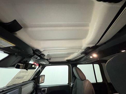 New 2026 Jeep Gladiator Sport image 12