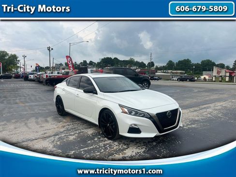 Used 2019 Nissan Altima 2.5 SR w/ SR Premium Package image 1