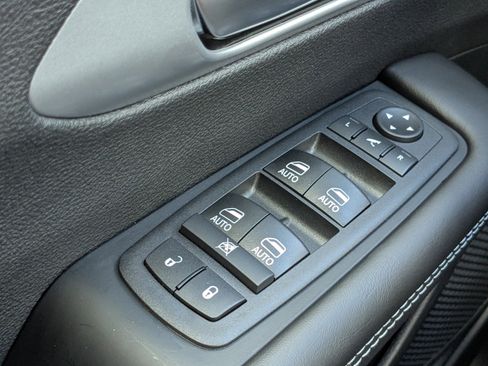 New 2026 Chrysler Pacifica Limited image 24