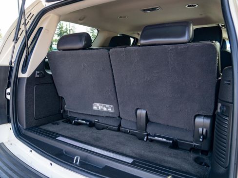 Used 2013 Cadillac Escalade Premium AWD/4WD image 28