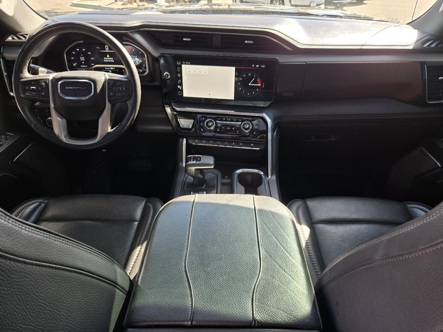 Used 2023 GMC Sierra 1500 Denali AWD/4WD image 2
