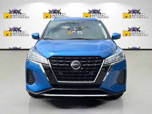 Used 2021 Nissan Kicks SV FWD image 2