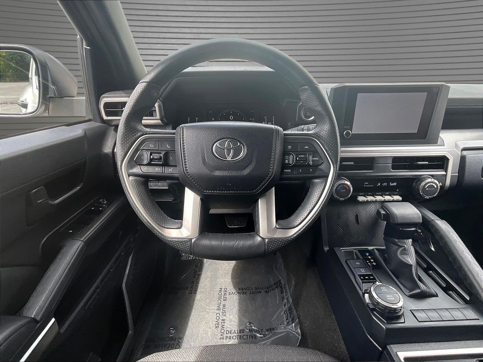 Used 2025 Toyota 4Runner SR5 AWD/4WD image 10