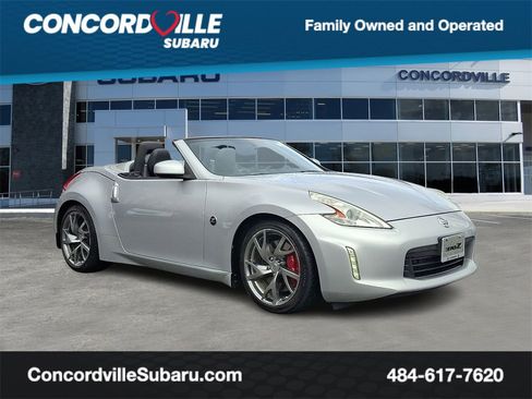 Used 2014 Nissan 370Z Touring w/ Sport Package image 1