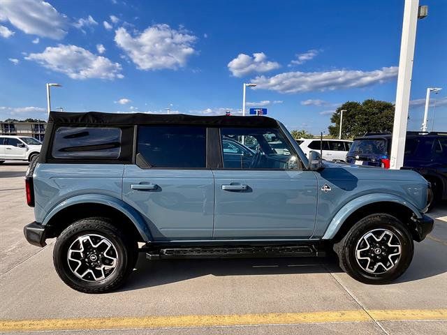 Used 2022 Ford Bronco Outer Banks AWD/4WD image 2