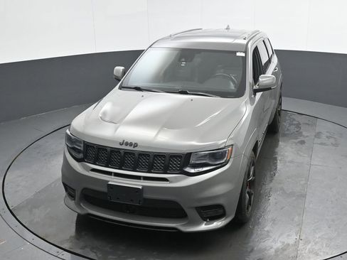 Used 2019 Jeep Grand Cherokee SRT image 38
