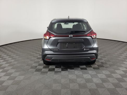 New 2025 Nissan Kicks Play S image 4