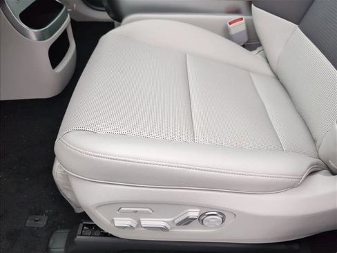 New 2026 Hyundai Ioniq 9 Limited w/ Tow & Go Package image 4