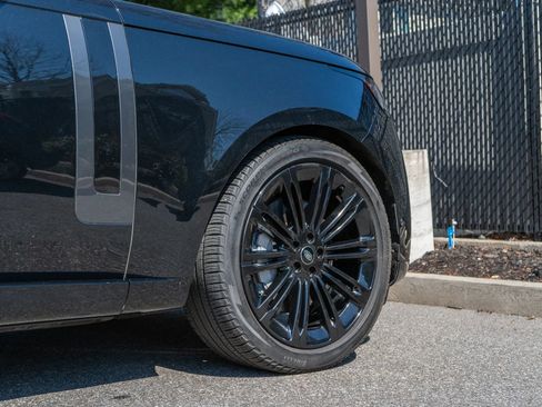 Used 2023 Land Rover Range Rover Long Wheelbase SE image 16