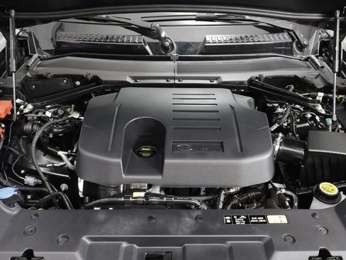 Certified 2026 Land Rover Defender 110 X-Dynamic SE AWD/4WD image 24