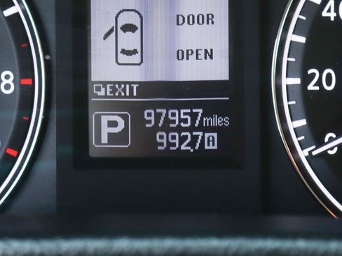 Used 2015 INFINITI Q60 Sport Limited image 26