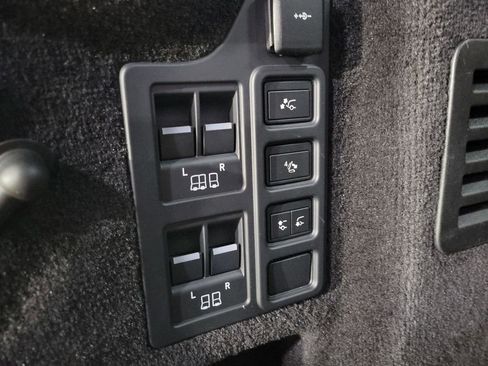 Used 2022 Land Rover Discovery HSE R-Dynamic image 31