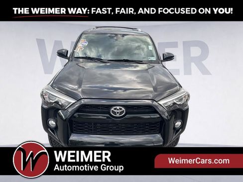 Used 2018 Toyota 4Runner SR5 Premium AWD/4WD image 2