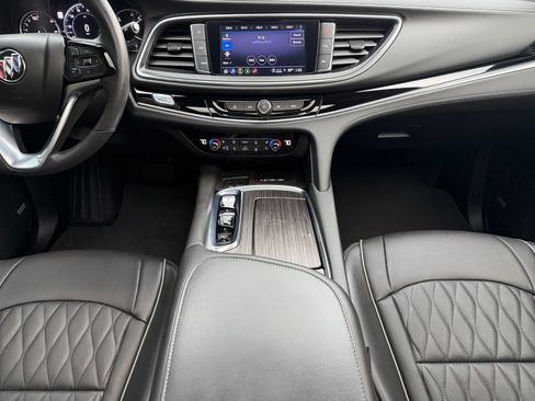 Used 2024 Buick Enclave Avenir w/ Avenir Technology Package AWD/4WD image 19