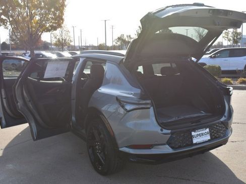 New 2026 Chevrolet Equinox EV RS image 17