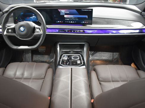 Used 2024 BMW i7 eDrive50 RWD image 14