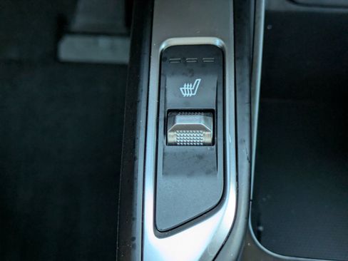 Certified 2023 Kia Sorento S FWD image 25