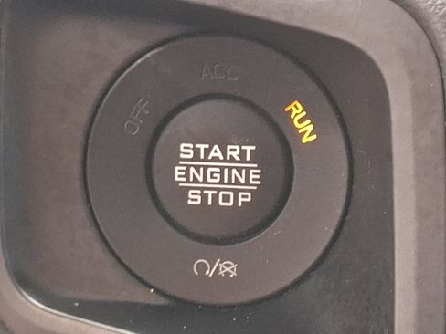 Used 2025 Jeep Wrangler Unlimited Sahara AWD/4WD image 23