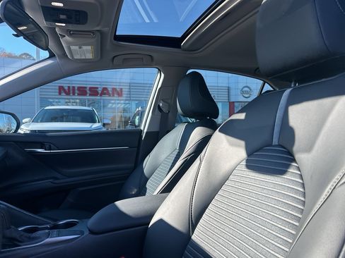 Used 2024 Toyota Camry SE image 15