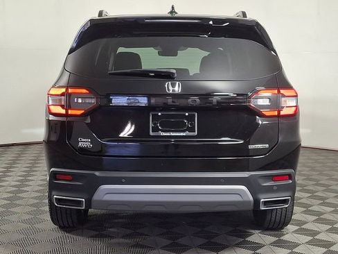 Used 2024 Honda Pilot Touring image 8