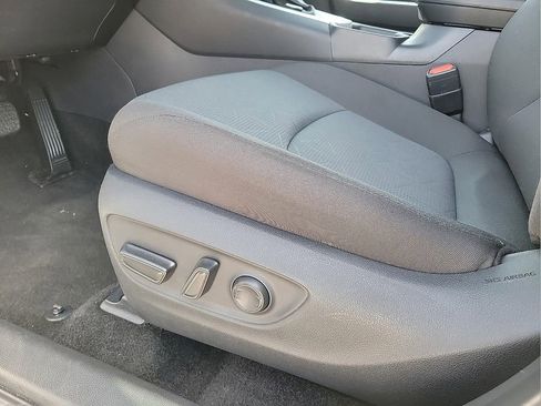 Used 2025 Toyota RAV4 XLE AWD/4WD image 12