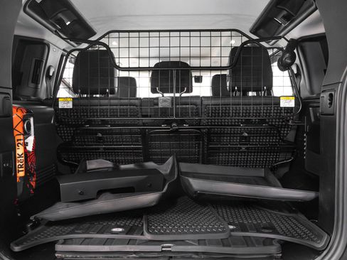 Used 2022 Land Rover Defender 110 S image 26