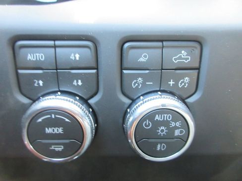 New 2026 GMC Sierra 2500 Denali Ultimate AWD/4WD image 18