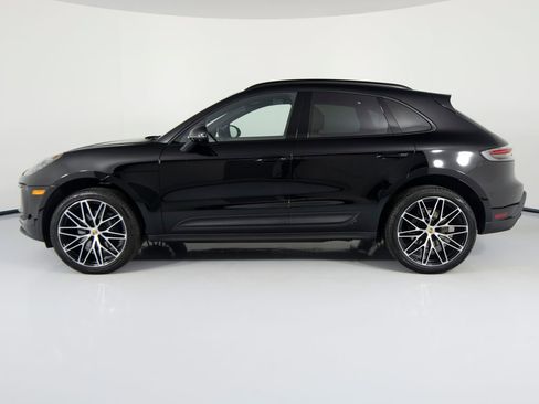 Certified 2025 Porsche Macan AWD/4WD image 2