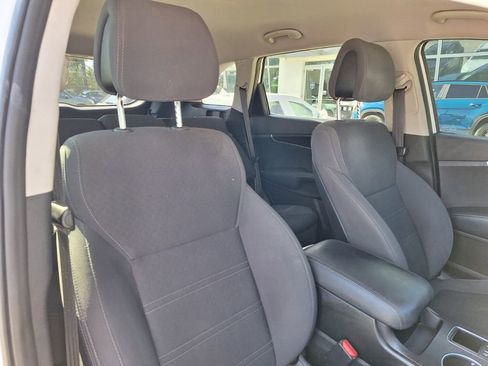 Used 2016 Kia Sorento LX w/ LX Convenience Package image 27