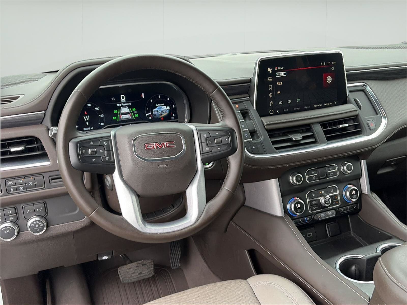 Used 2023 GMC Yukon XL SLT w/ SLT Premium Package AWD/4WD image 23
