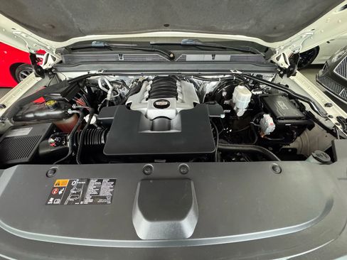 Used 2015 Cadillac Escalade Luxury image 43