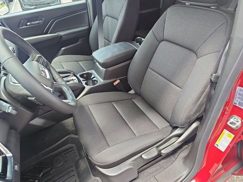 New 2025 GMC Canyon Elevation w/ Convenience Package image 14