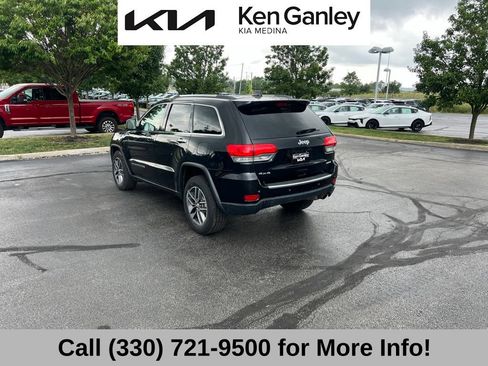 Used 2017 Jeep Grand Cherokee Limited AWD/4WD image 14