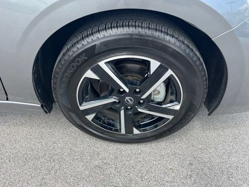 Used 2025 Nissan Sentra SV FWD image 12