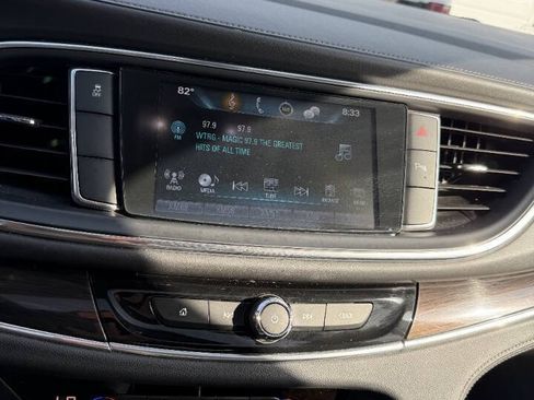 Used 2018 Buick Enclave Essence FWD image 11