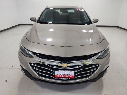 Used 2023 Chevrolet Malibu LT image 2